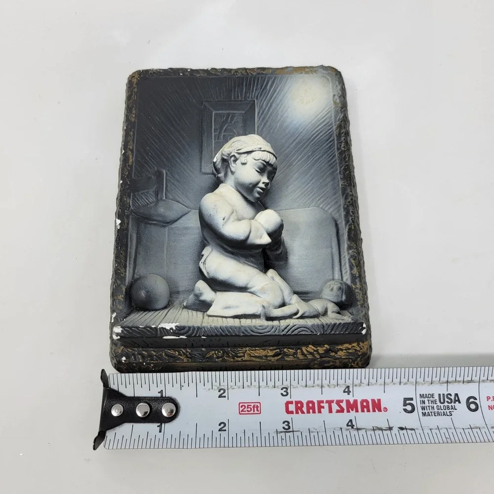 Vintage Creative Arts Inc Bedtime Girl Praying Relief Wall Plaque Victor 1004‎